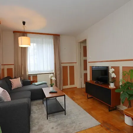 Mountain Biker S Apartman *