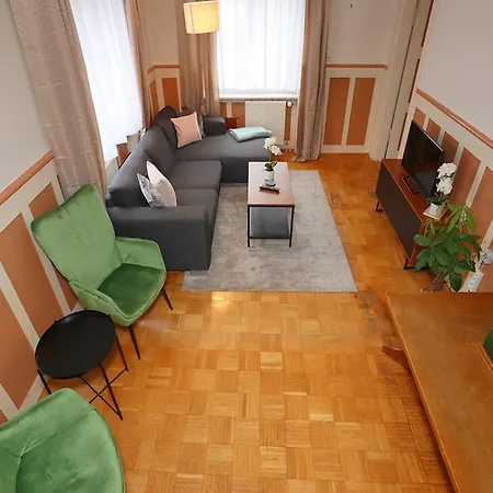 Mountain Biker S Apartman *